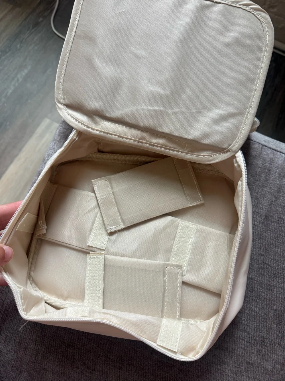 Beauty Preservation Cosmetic Travel Case - crème color
